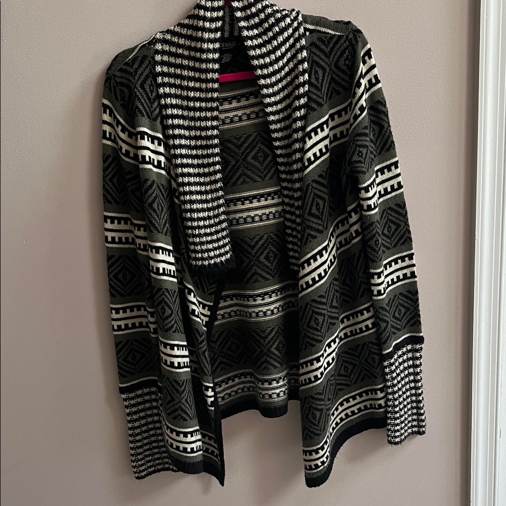 Joe & Elle Olive Green and White Geometric Open-Front Cardigan Size Medium